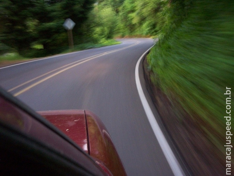 Cinco motivos para respeitar os limites de velocidade das vias