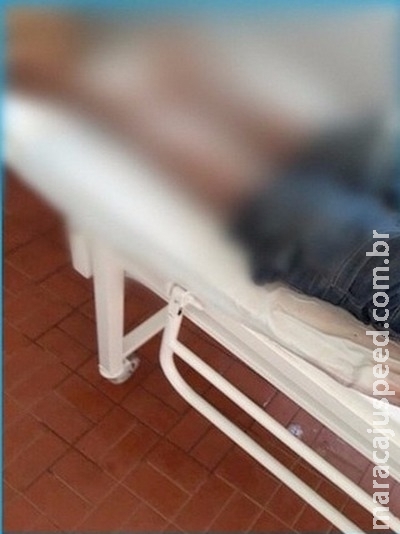 Corpos de pacientes ficam em corredor por falta de necrotério em hospital de MS Corpos de pacientes ficam em corredor por falta de necrotério em hospital de MS