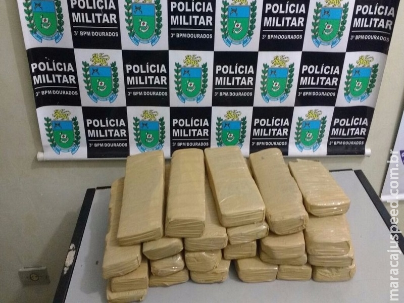 Dupla é presa em ônibus praticando 