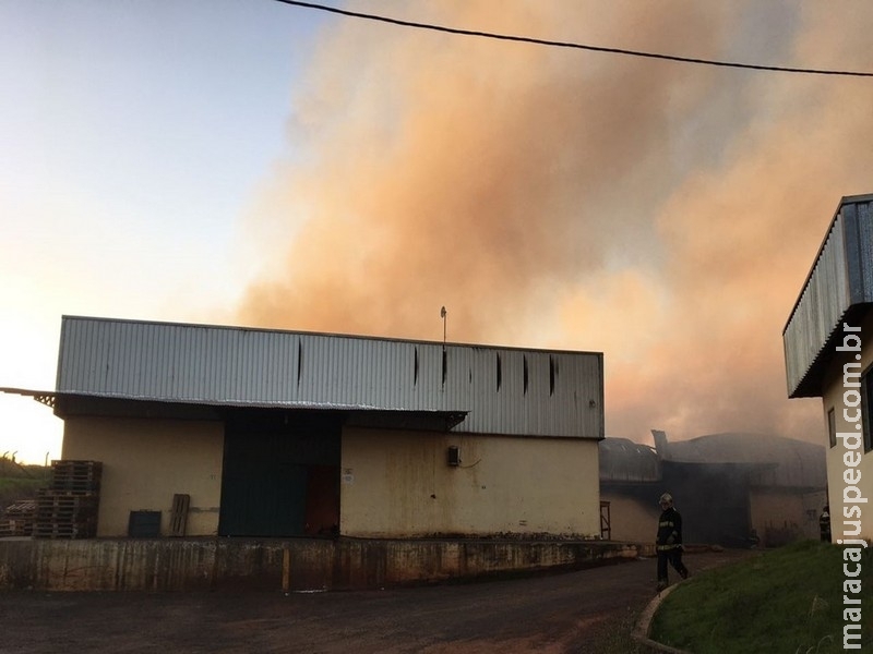 Incêndio destrói fábrica de doces Incêndio destrói fábrica de doces