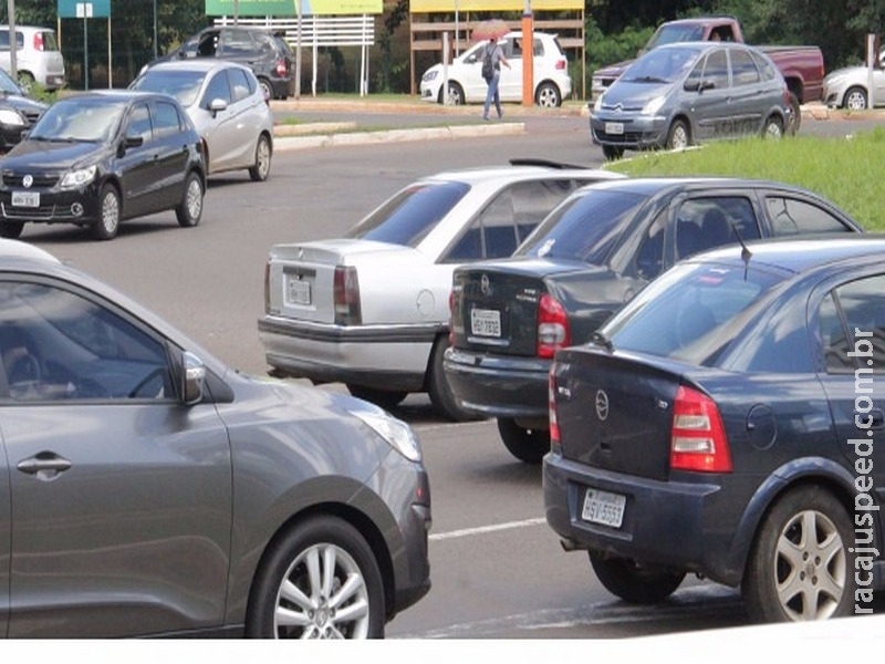 Licenciamento de veículos com placas finais 4 e 5 vence nesta sexta Licenciamento de veículos com placas finais 4 e 5 vence nesta sexta