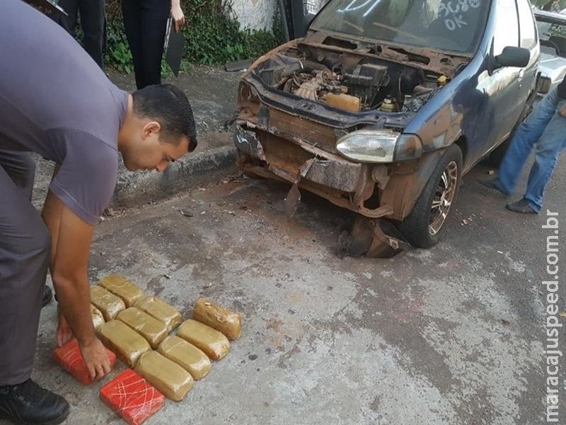 Mecânico encontra droga escondida em para-choque ao desmontar carro Mecânico encontra droga escondida em para-choque ao desmontar carro