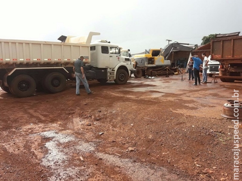 Mecânico morre esmagado por caminhão em oficina Mecânico morre esmagado por caminhão em oficina