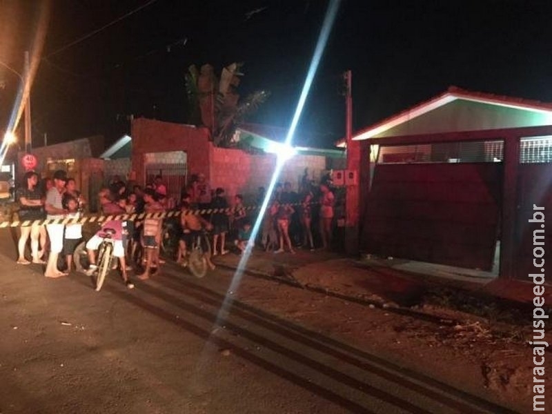 Mulher é morta a facadas pelo ex-marido 