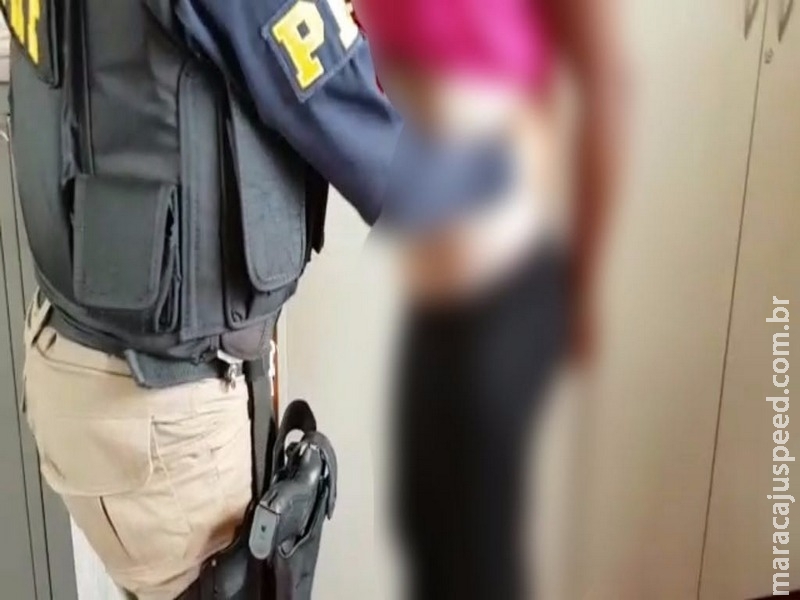 Passageira de ônibus é presa com cocaína no corpo