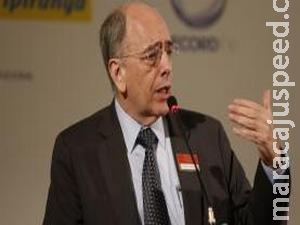 Petrobras gasta cerca de US$ 6 bilhões a mais com juros que concorrentes Petrobras gasta cerca de US$ 6 bilhões a mais com juros que concorrentes