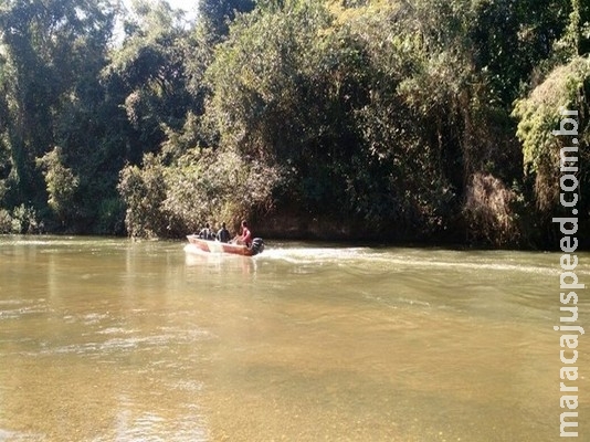 Rapaz é levado por correnteza após salvar amiga que se afogava em rio Rapaz é levado por correnteza após salvar amiga que se afogava em rio