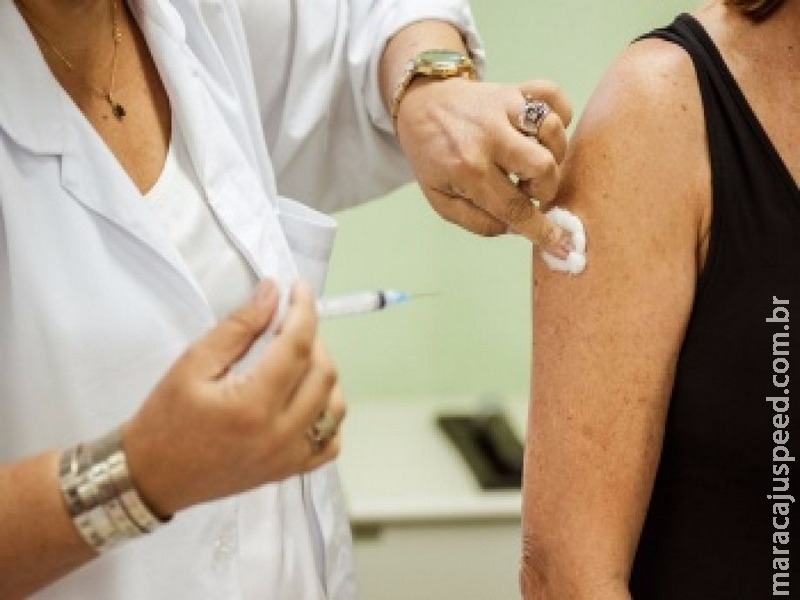Vacina contra gripe acaba e mais 5 mil doses devem chegar até amanhã Vacina contra gripe acaba e mais 5 mil doses devem chegar até amanhã