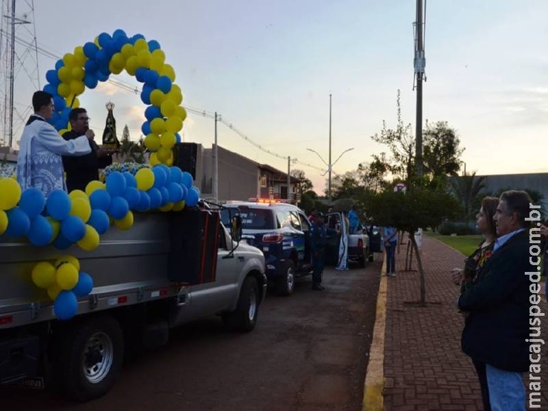 A imagem de Nossa senhora peregrina está percorrendo as Dioceses do Brasil e no dia de hoje percorreu as ruas de Maracaju