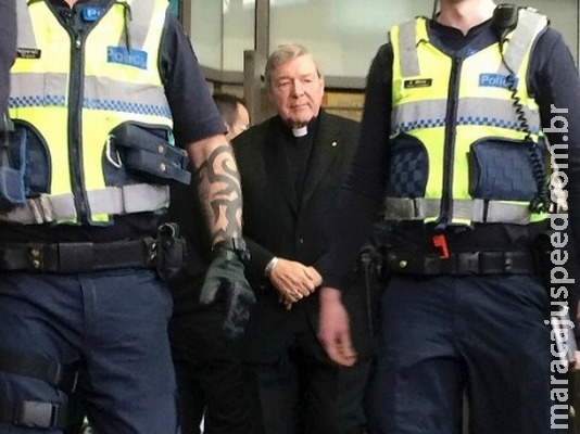 Acusado de pedofilia, cardeal do Vaticano vai à tribunal na Austrália Acusado de pedofilia, cardeal do Vaticano vai à tribunal na Austrália