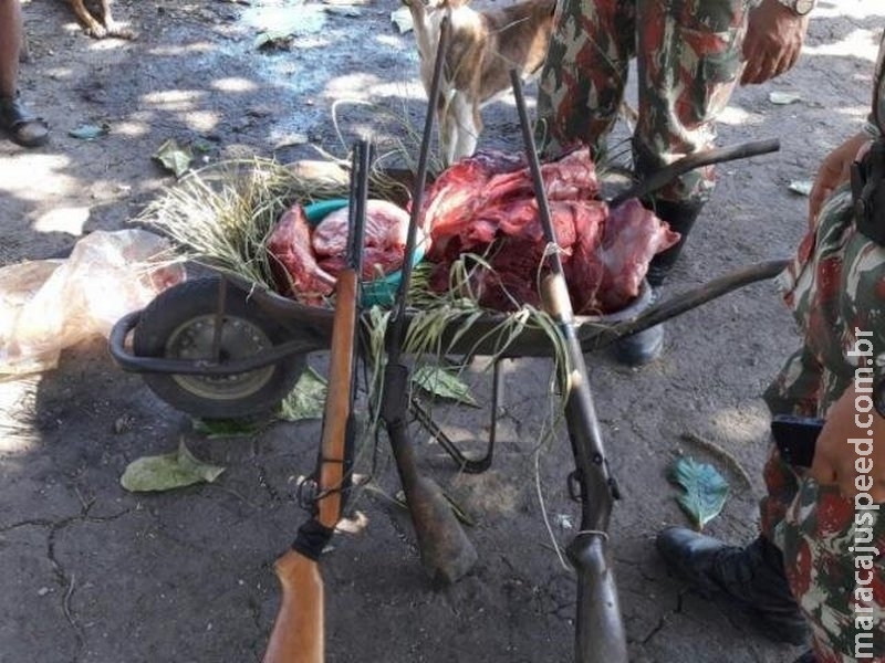 Caçador é preso com três rifles no Pantanal e multado em R$ 5 mil