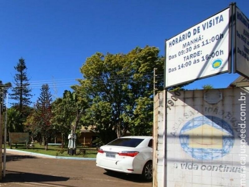 Cuidadora é denunciada por dar banho frio e deixar idosas sujas de propósito