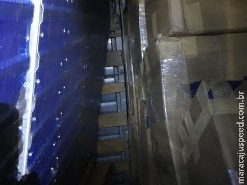 Dupla é presa com caminhão carregado com mais de uma tonelada de maconha