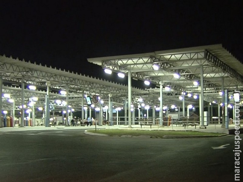 Irmãos são suspeitos de atear fogo em vendedora ambulante dentro de terminal de ônibus