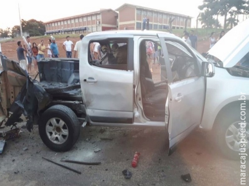 Morre adolescente ferido por rojão que explodiu na carroceria de caminhonete Morre adolescente ferido por rojão que explodiu na carroceria de caminhonete