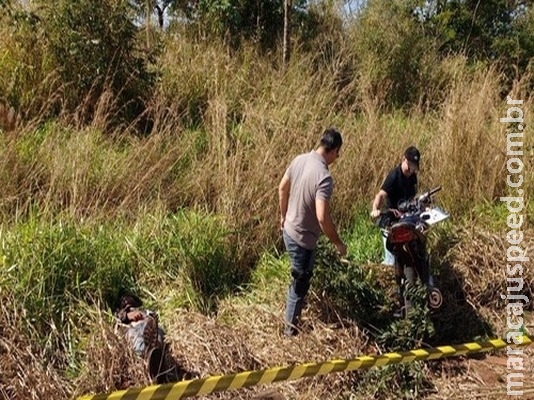Motociclista sai da pista, bate a moto e morre na BR-163
