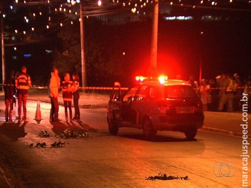 Pedestre morre após ser atropelado por motociclista Pedestre morre após ser atropelado por motociclista