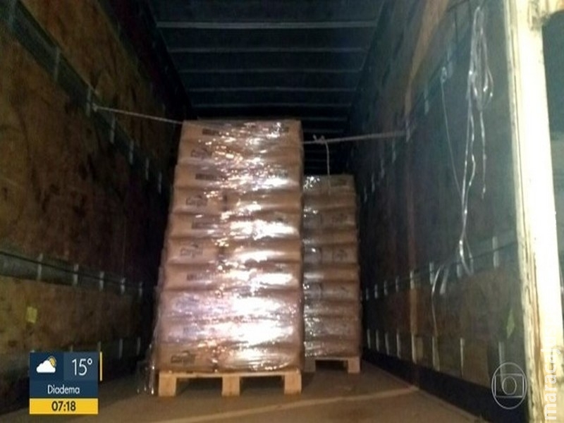 Polícia Civil prende dupla por roubo a caminhões