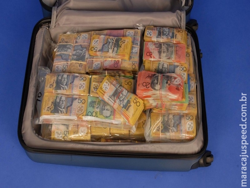 Polícia procura dono de mala perdida com R$ 4 milhões na Austrália Polícia procura dono de mala perdida com R$ 4 milhões na Austrália