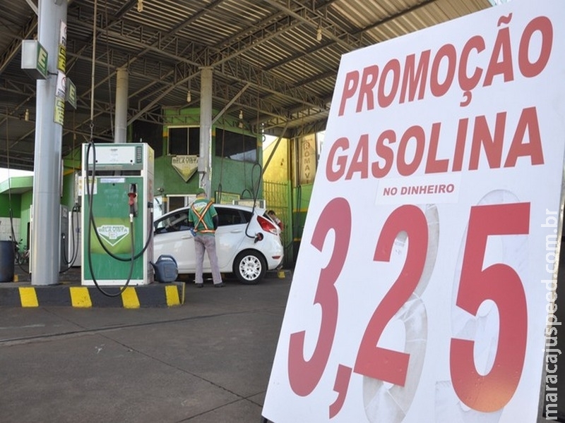 Preço da gasolina reduz até 12% e tem comércio com 