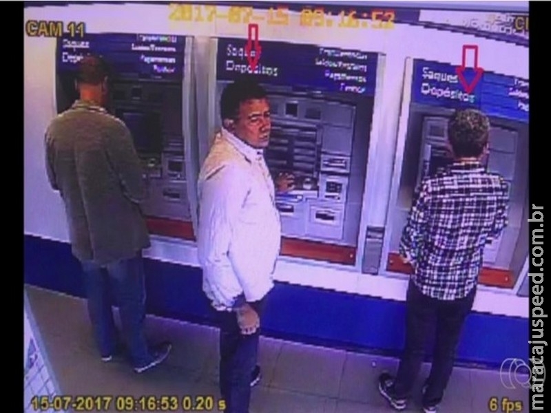 Presa dupla suspeita de fazer saques indevidos em agências Presa dupla suspeita de fazer saques indevidos em agências