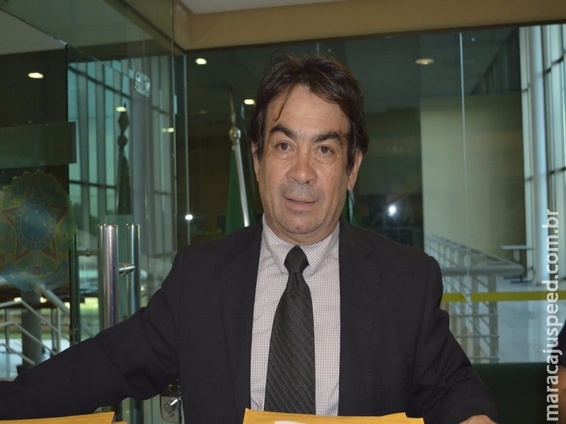 Projeto que permite demissão de servidores concursados é repudiado Projeto que permite demissão de servidores concursados é repudiado
