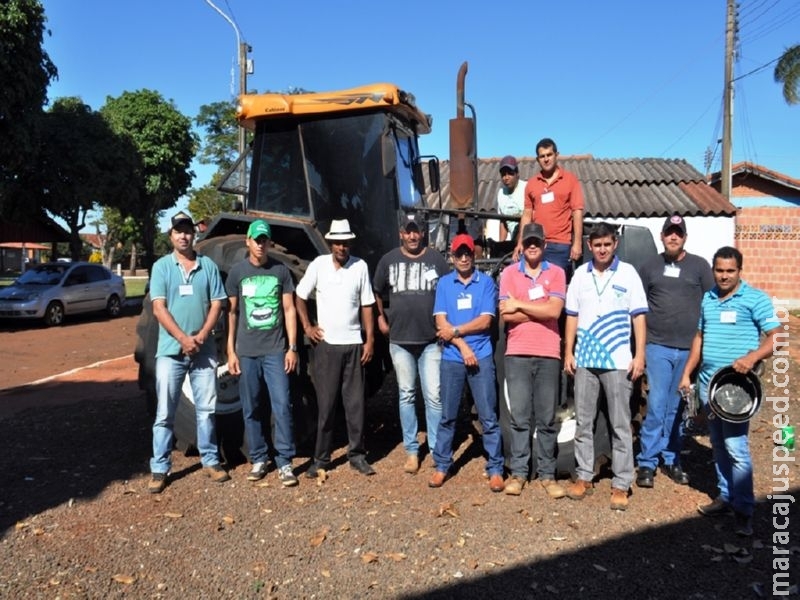 Sindicato Rural e Senar ensinam os cuidados com a manutenção de tratores