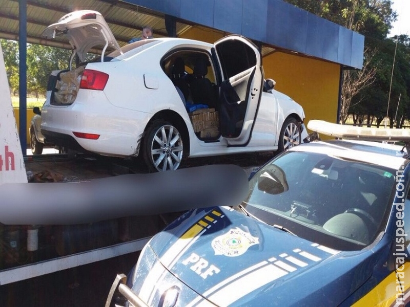 Traficante perde direção e deixa carro com 740 quilos de droga