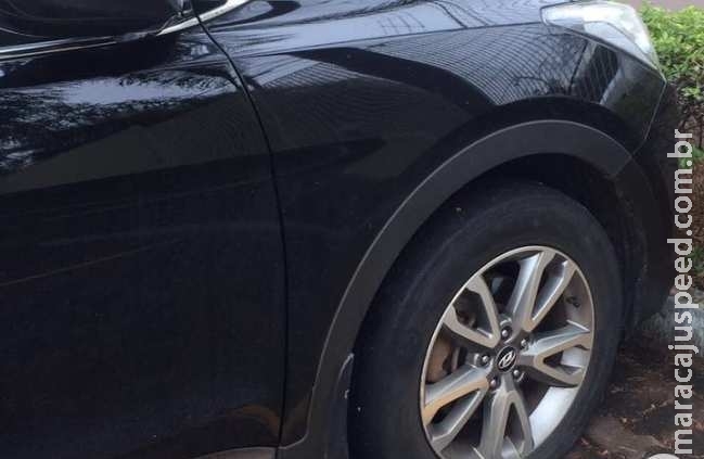 Acadêmicas têm pneus rasgados após estacionarem em igreja Acadêmicas têm pneus rasgados após estacionarem em igreja