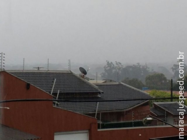 Após longa estiagem, Dourados tem dez horas seguidas de chuva Após longa estiagem, Dourados tem dez horas seguidas de chuva