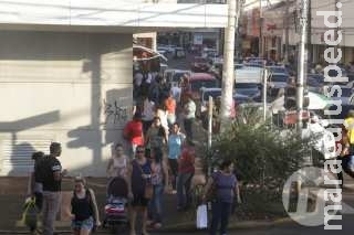 Baixo movimento em busca de presente para os pais não desanima comerciantes Baixo movimento em busca de presente para os pais não desanima comerciantes