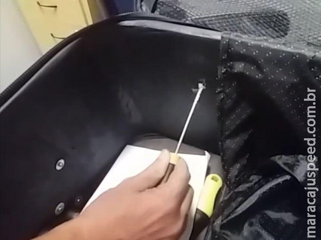 Boliviano é preso transportando 12 kg de cocaína em malas de viagem