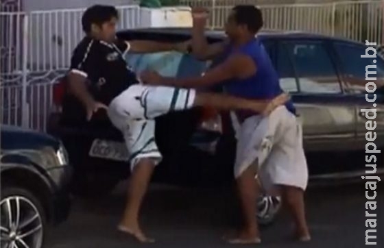 Briga de trânsito termina com homem espancado e roubado por quatro na Capital Briga de trânsito termina com homem espancado e roubado por quatro na Capital