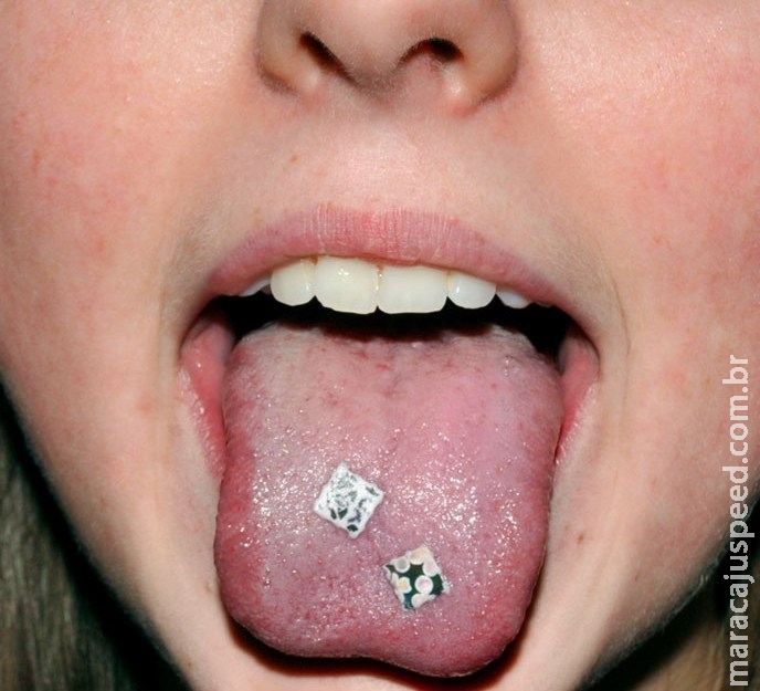 Casal é preso com cartelas de LSD em casa no Bairro Universitário