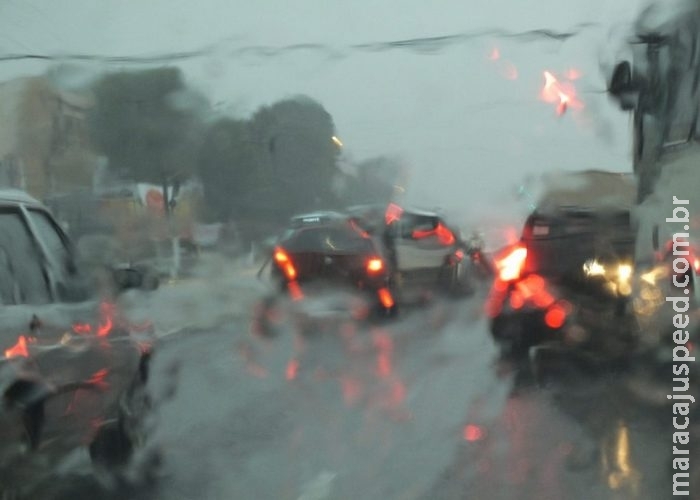 Chegou: previsão se confirma e Capital tem chuva após mais de um mês de estiagem Chegou: previsão se confirma e Capital tem chuva após mais de um mês de estiagem