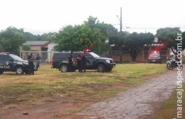 Com 30 policiais, reconstituição sobre a morte de Kauan é feita na casa de professor Com 30 policiais, reconstituição sobre a morte de Kauan é feita na casa de professor