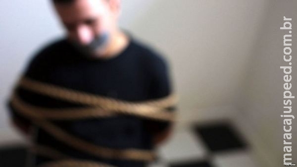 Criança se solta e libera família feita refém por ladrões em Campo Grande