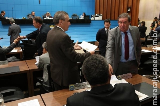 Deputados aprovam reajuste salarial de 4,08% a servidores do MPE Deputados aprovam reajuste salarial de 4,08% a servidores do MPE