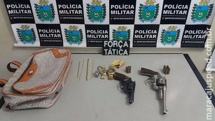 Dois jovens foram presos após, roubar joalheria Dois jovens foram presos após, roubar joalheria
