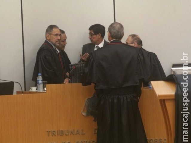 Em sessão que durou 4 minutos, TJ adia em 20 dias julgamento de Olarte Em sessão que durou 4 minutos, TJ adia em 20 dias julgamento de Olarte