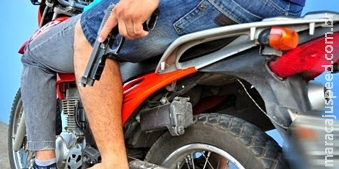 Ladrão é espancado por populares quando tentava assaltar jovem em skate