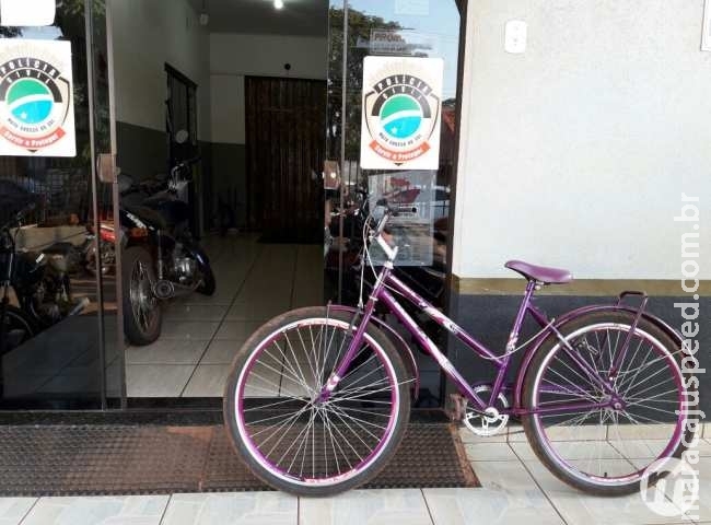 Mistério: bicicleta de mulher queimada é deixada em frente a emissora de rádio Mistério: bicicleta de mulher queimada é deixada em frente a emissora de rádio