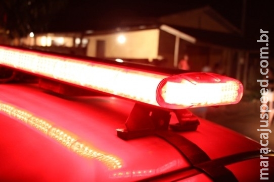 Morador é encontrado morto com faca no pescoço em casa revirada 