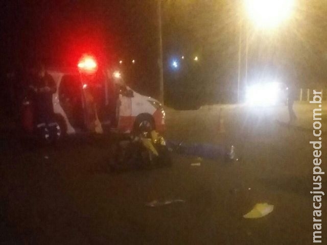 Motociclista colide com caminhão na madrugada e morre na Capital Motociclista colide com caminhão na madrugada e morre na Capital