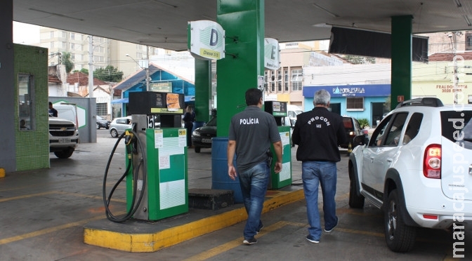 Procon autua postos de combustíveis e conveniência com produtos vencidos Procon autua postos de combustíveis e conveniência com produtos vencidos