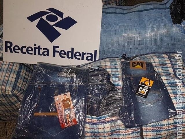 Receita Federal apreende carregamento com 250 kg de calças contrabandeadas