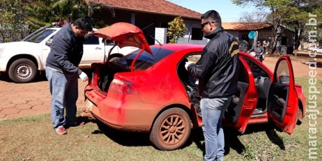 Reféns escapam pelo porta-malas após horas de tortura na fronteira Reféns escapam pelo porta-malas após horas de tortura na fronteira