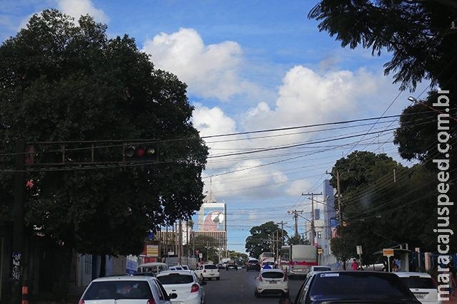 Sábado começa com céu nublado e frente fria chega em MS no domingo