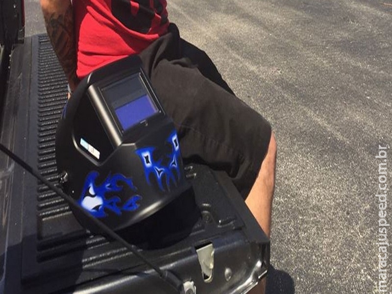 Suspeito de roubar carro faz pausa para ver eclipse e é preso