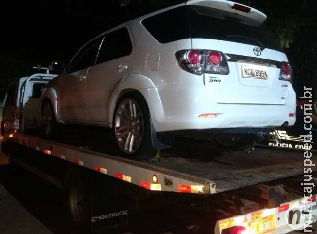 Traficante ostentador acaba preso enquanto passeava em carro de luxo